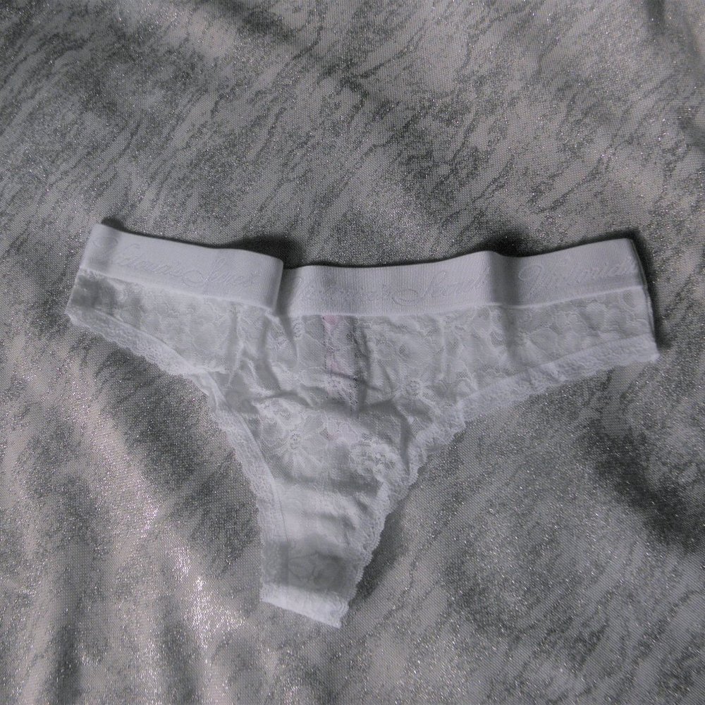 VS WHITE LACE LOGO THONG